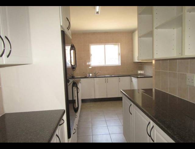 3 BEDROOM TOWNHOUSE FOR SALE IN GLENHAZEL